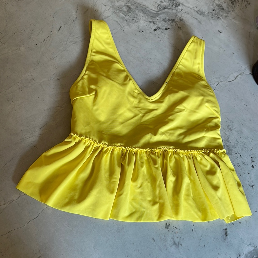 Kortni Jean yellow top